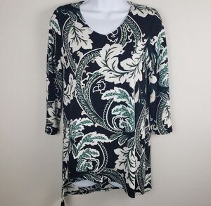 Chico's Size 0 Travelers Green And Black Asymmetrical Hemline Top Women's Size S